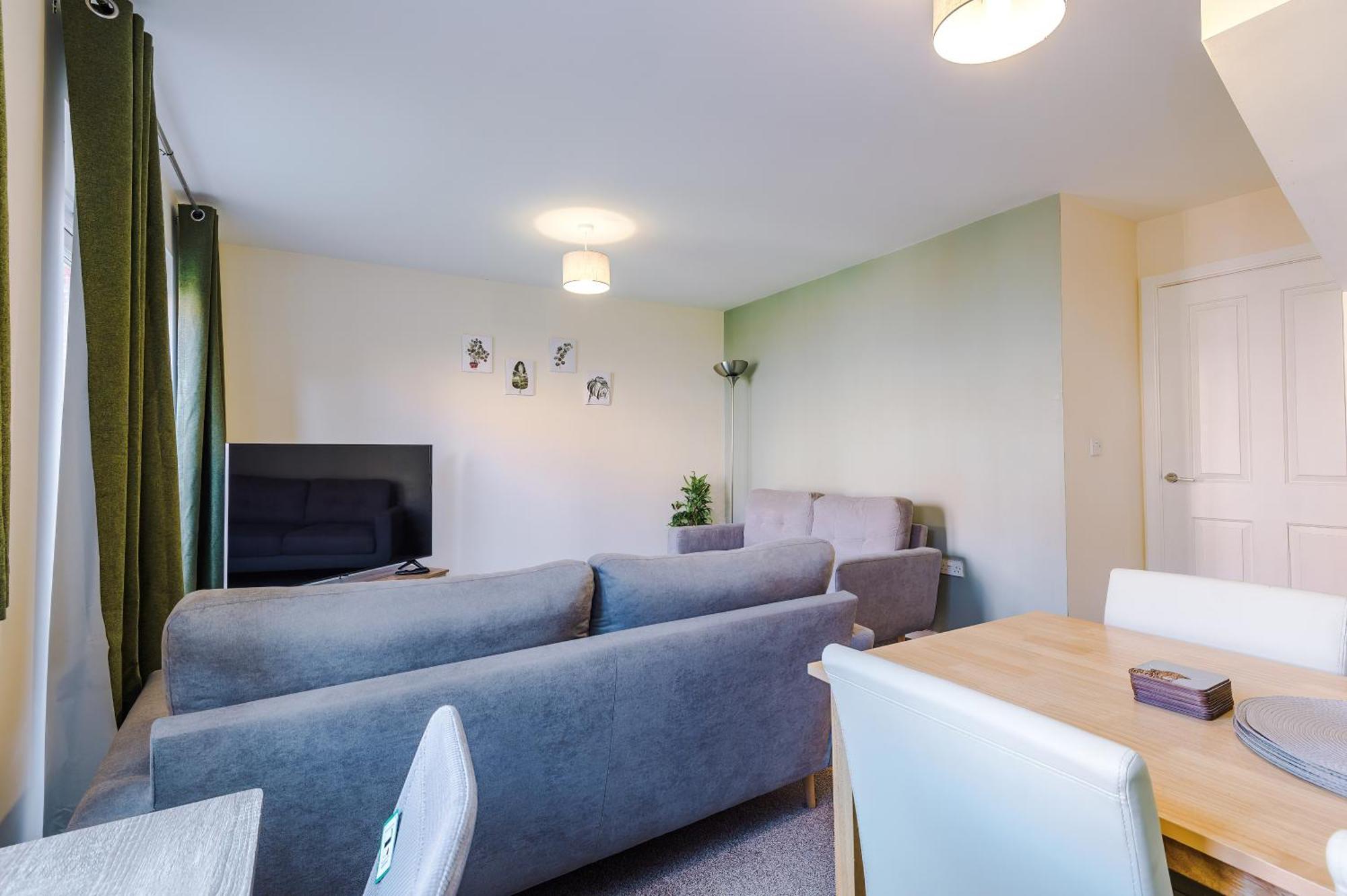 Villa Modern Semi Detached In A Quiet Location, Driveway Parking Ewloe Exterior foto